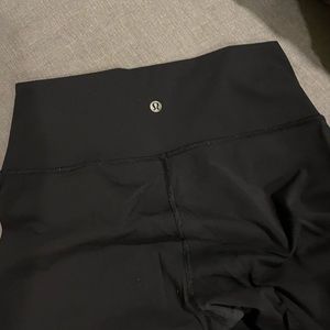 Lululemon seamless cropped black leggings size 8